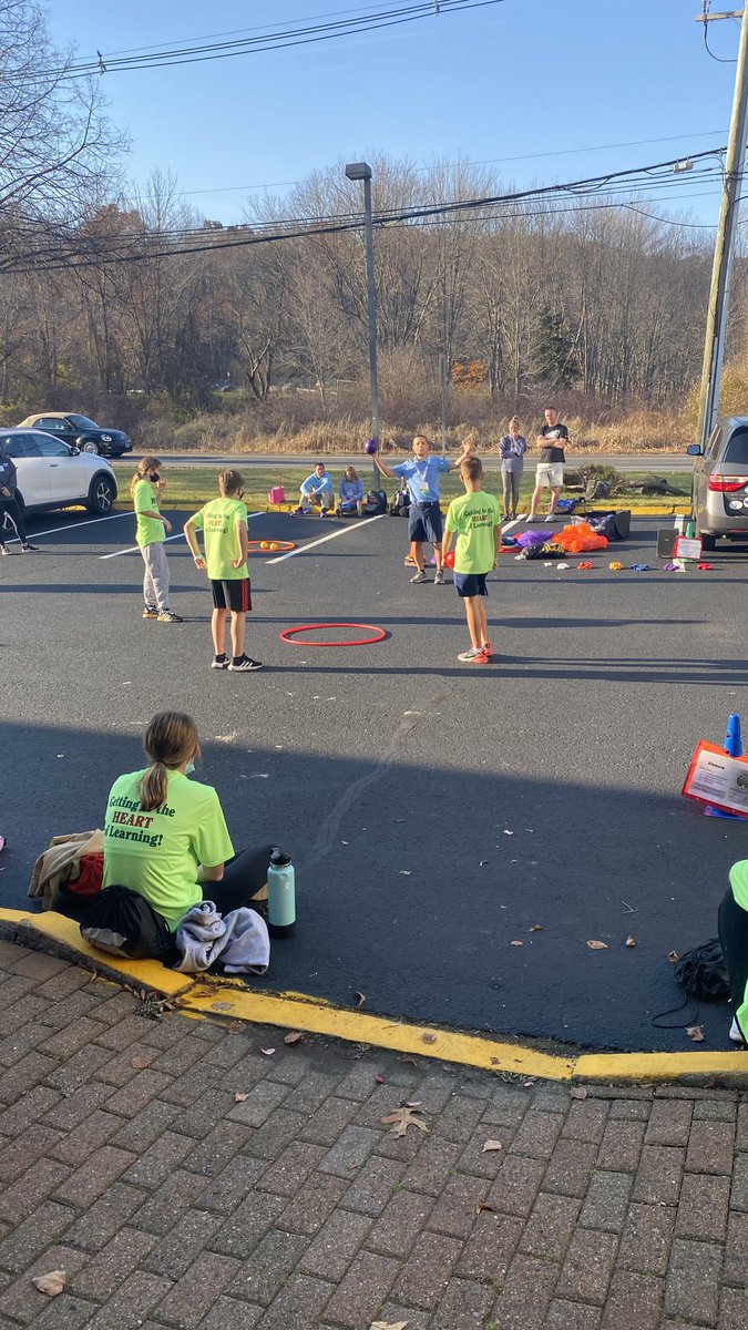 trastefano's tweet photo. @PEtop5 presenting during our @CTAHPERD conference! #flexible #adaptable #makingitwork outside! #physed #qualityprofessionaldevelopment #cheersto100cheers @OPENPhysEd @SHAPE_America https://t.co/JgRjO7u2IW