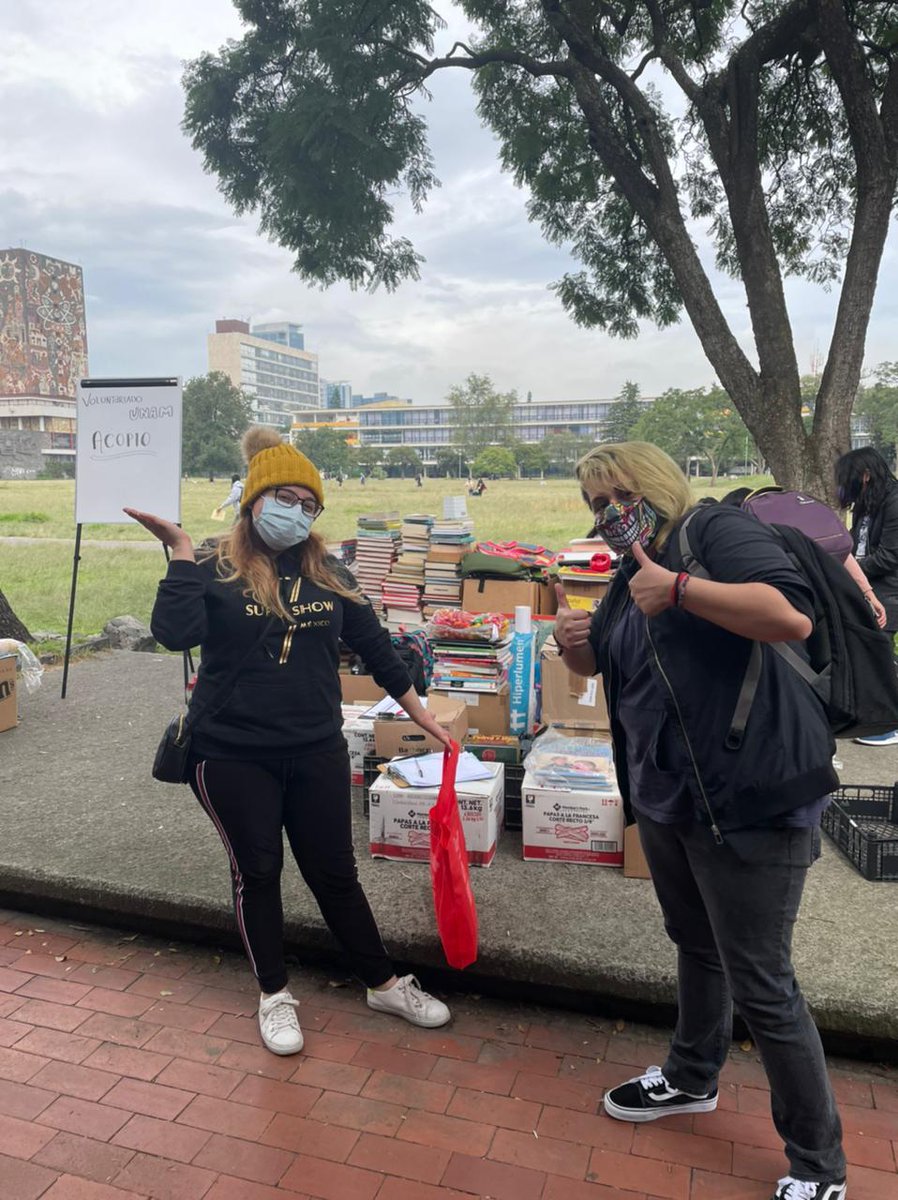 imjuvemx's tweet photo. 📚 #VoluntadJoven se lanzó a la @UNAM_MX para hacer acopio de útiles escolares que llegarán a niños y niñas de escuelas rurales del #EdoMex a través del @CONAFE_mx.
Con buena voluntad todo es posible, ¡Gracias! 🙌🏾
#PLAMEXVOL. https://t.co/D2kXypIRi7