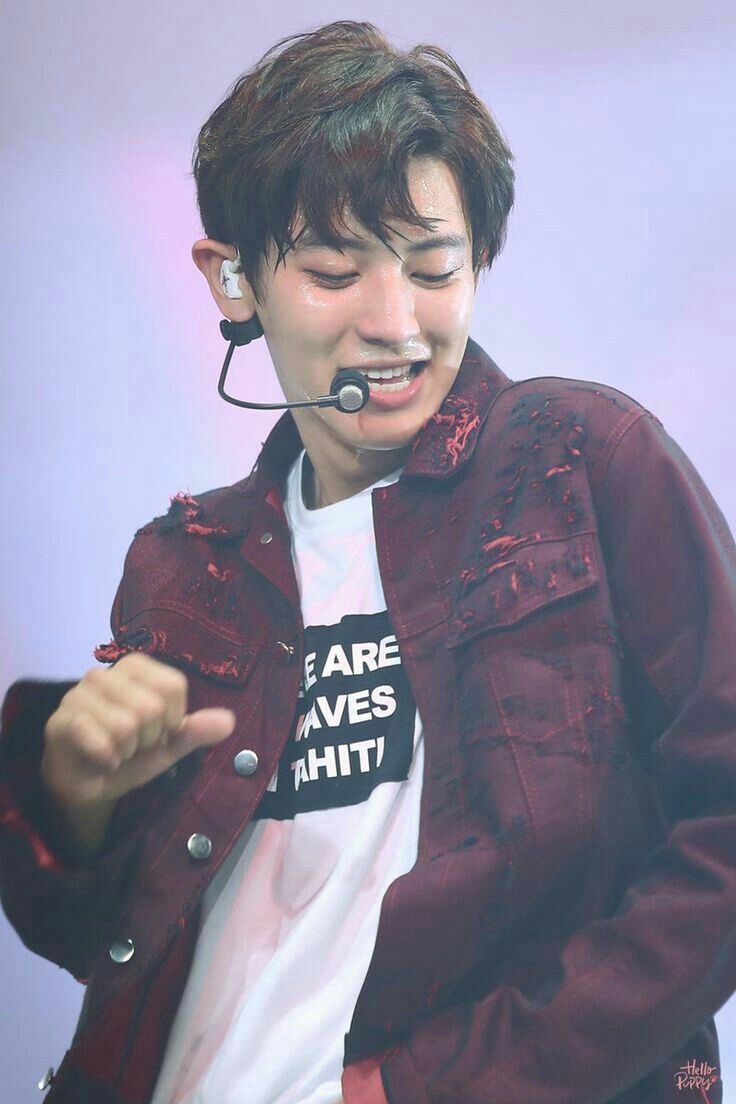 cyhourly's tweet photo. 엑소 찬열  #CHANYEOL #찬열 #チャニョル #灿烈 https://t.co/tPQxjStT5n