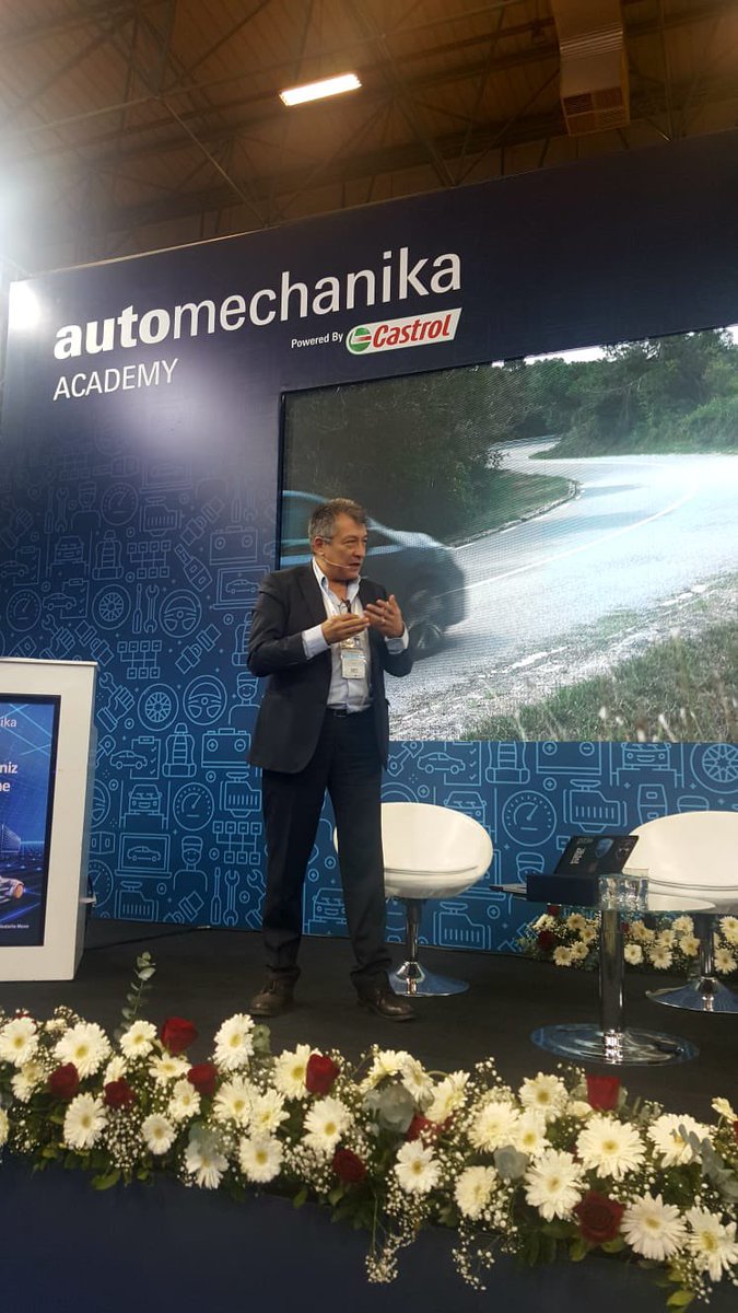RumBat's tweet photo. Bugün @automechanikatr #eMobility @CastrolTurkiye #Academy sahnesinde @Berkan_Bayram ile @TEHAD_TR bilgi söyleşilerimizden birini daha gerçekleştirdik.
#BEV gerçek menzil testlerinin önemini son #EcoBestChallenge sonuçlarıyla anlatmaya çalıştık.
#WLTP vs #RealRange #ElectricCars https://t.co/N9Ae39kq61