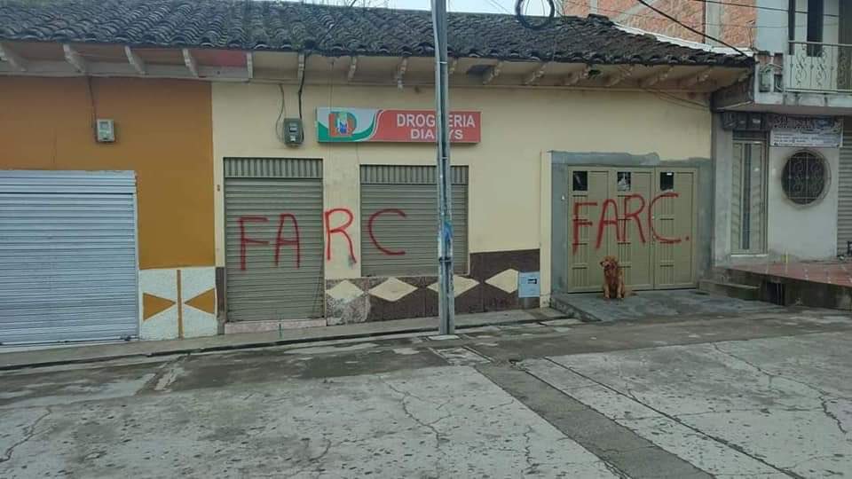 gabrieljvelasco's tweet photo. Una vez más los criminales de las Farc, quienes honran la violencia y el delito, vuelven a sembrar terror entre los habitantes de Nariño.

Condenamos el atentado contra la alcaldía de Cumbal. Hacemos un llamado a @mindefensa para reforzar y garantizar la seguridad de la comunidad https://t.co/EiAc6d3GjI