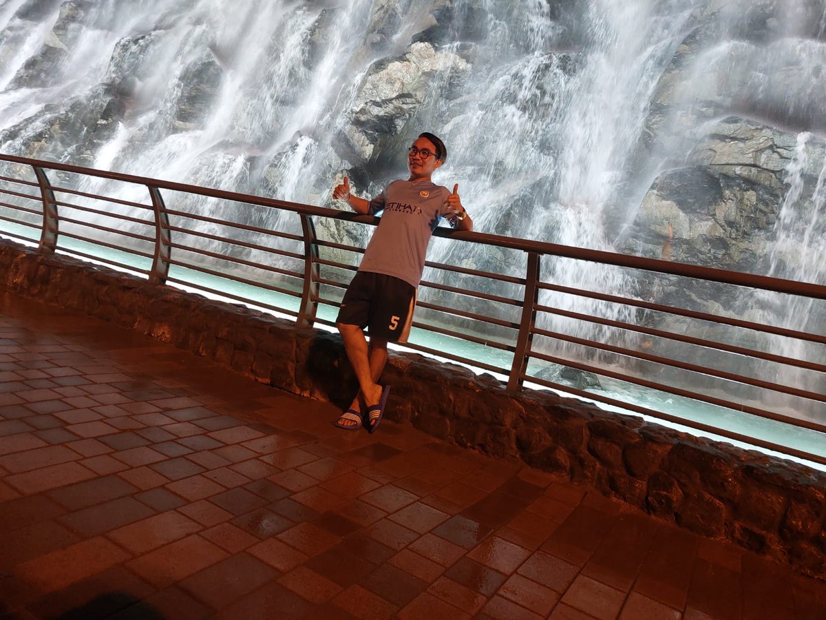 BernelPavia's tweet photo. Khorfakan Falls Fujairah UAE 🇦🇪 https://t.co/lEwbAkUaTI