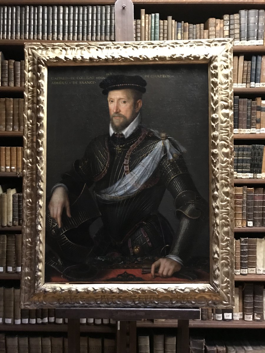 HubertBost1's tweet photo. Sous le charme du portrait de l'amiral de #Coligny restauré à @la_bpf. Le seul portrait connu où il arbore l'écharpe blanche, signe du chef des #huguenots. https://t.co/SULdbhH8Cn