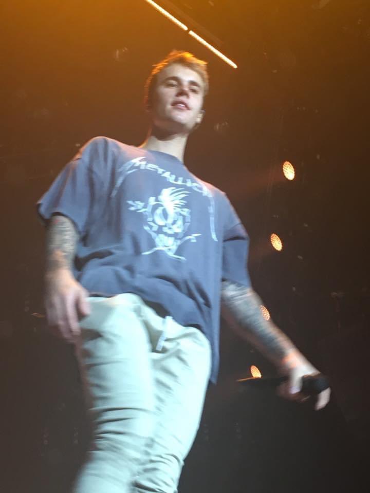 WeSupport_JB's tweet image. when I got pit tickets the day before the show.. one of the best nights ever 🤍