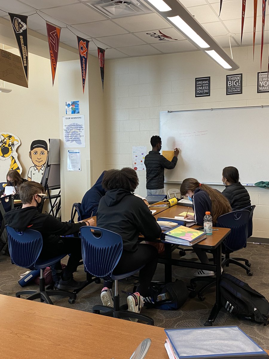 BattleAVID's tweet photo. AVID 10 Tutorials happening today!  3 groups, 3 tutors, and 18 TRFs = I give today an A+!  @CPSAVID @BattleGuidance @lynnahagen #DreamBig #CriticalThinking #TRFs https://t.co/jkIW8AWHS8
