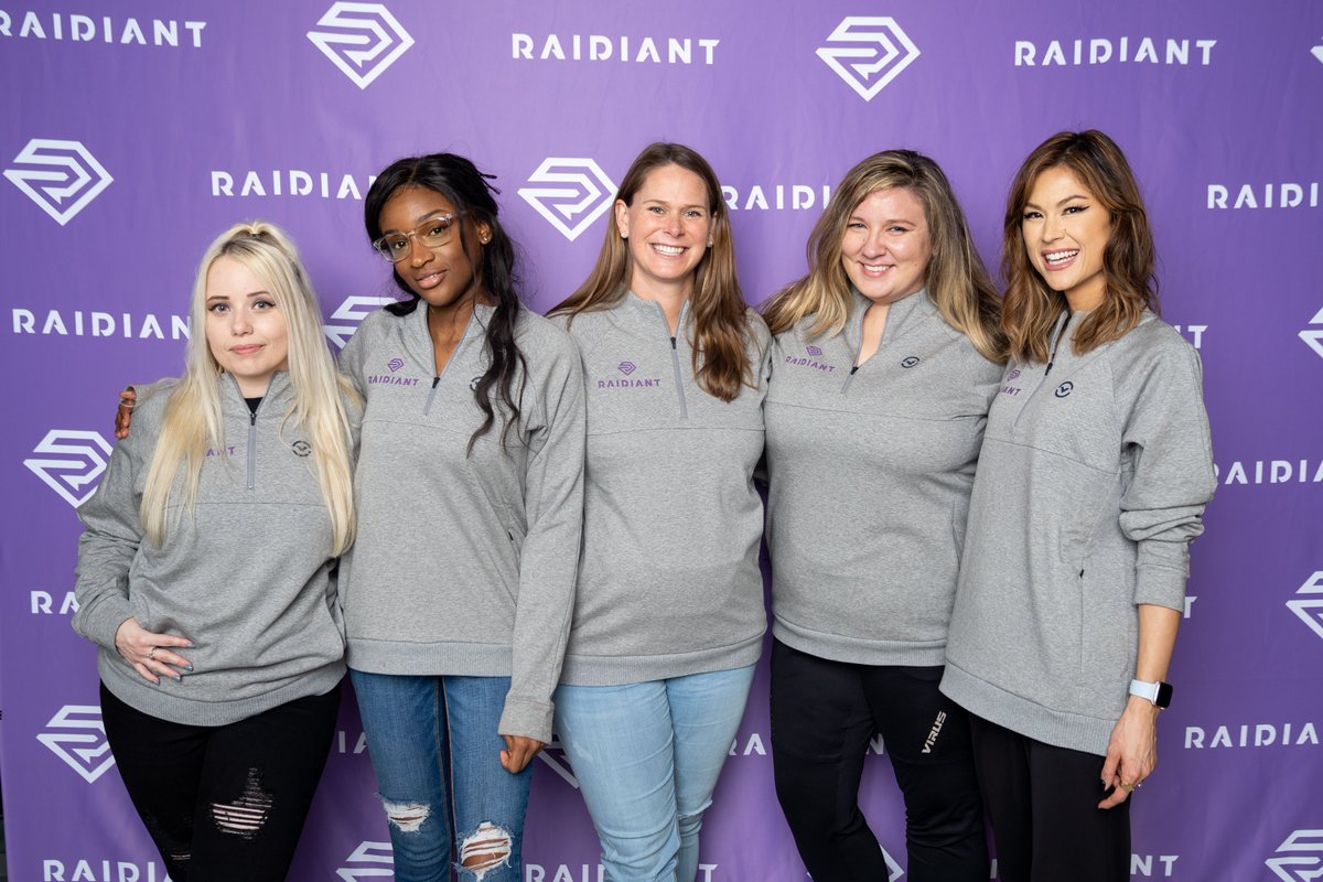 RaidiantGG's tweet photo. 💎 SWEATSHIRT GIVEAWAY 💎

- Follow our friends at @VIRUSintl 
- Quote Retweet and tell us the first video game you played that had a female character 💜 https://t.co/fjRtY5EnwQ