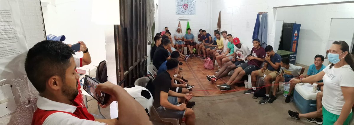 DivisionLiga's tweet photo. Mictlán tuvo un taller con la coach Carolina Bustamante como parte del aspecto psicológico en el equipo. https://t.co/SEJyg0b5wa