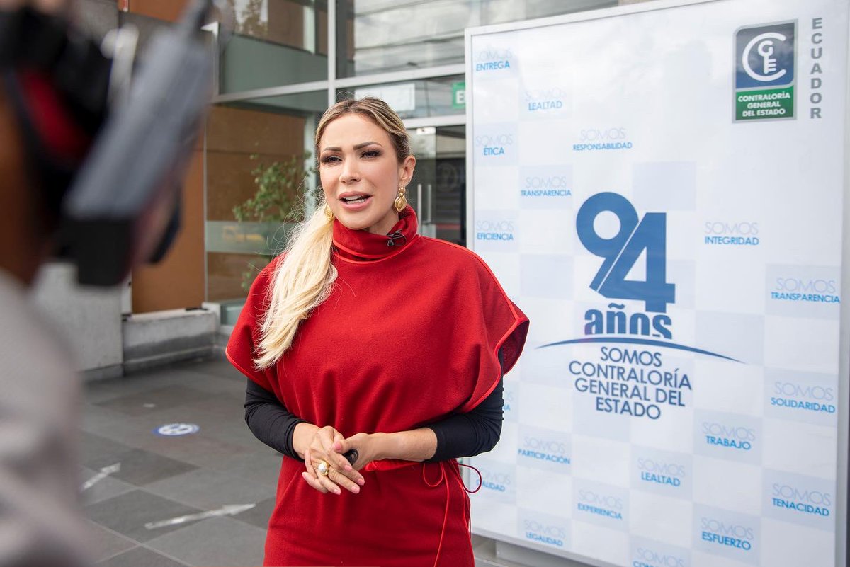 PrefGuayas's tweet photo. Damos un gran paso para hacer posible el dragado tras 53 años de espera, con un proceso transparente y planificado que sea de enorme beneficio para el #Ecuador 🇪🇨.

#ElDragadoVaPorqueVa https://t.co/qRzkenXGmw