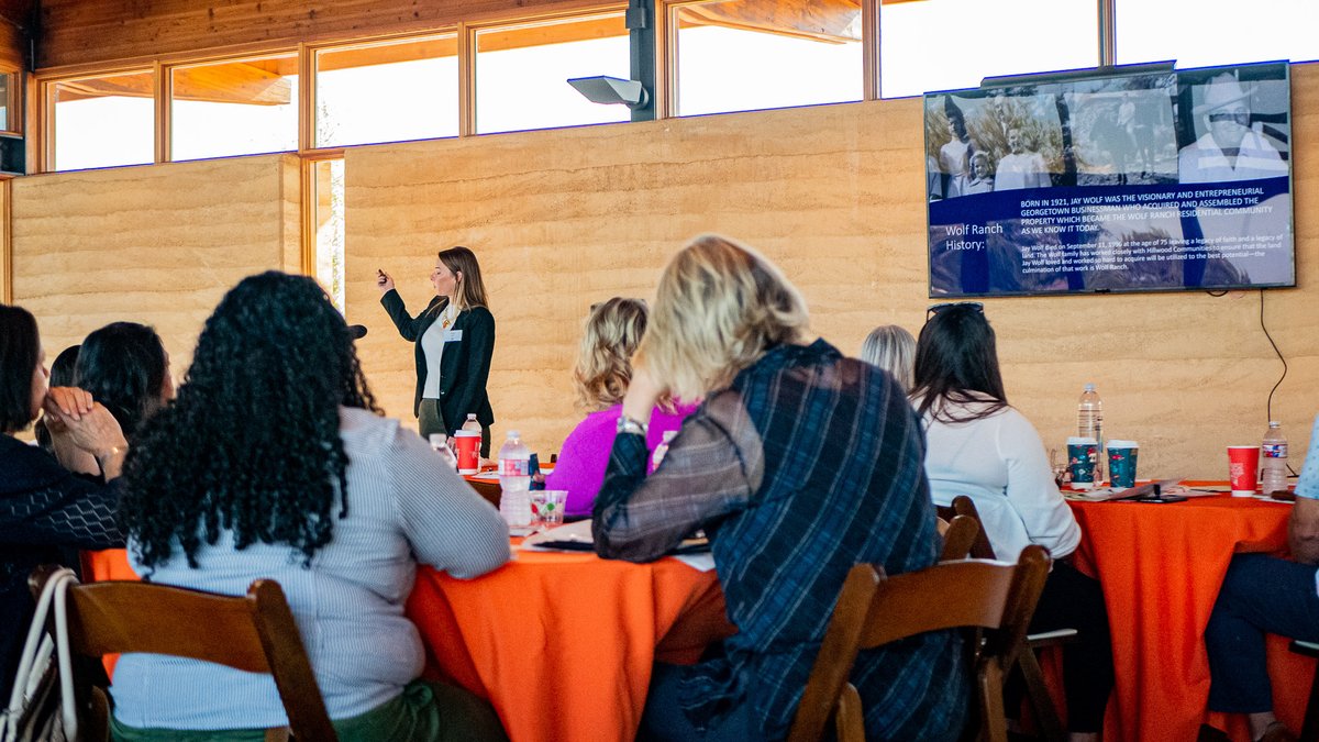 SmartTouchInt's tweet image. Sarah &amp;amp; Robert got the privilege of attending &quot;Realtor Talks at the Ranch #4&quot; at Wolf Ranch by Hillwood yesterday. It&apos;s always a pleasure getting to watch Tori Streff and Jeff Skelton share their knowledge with other industry professionals!🏠