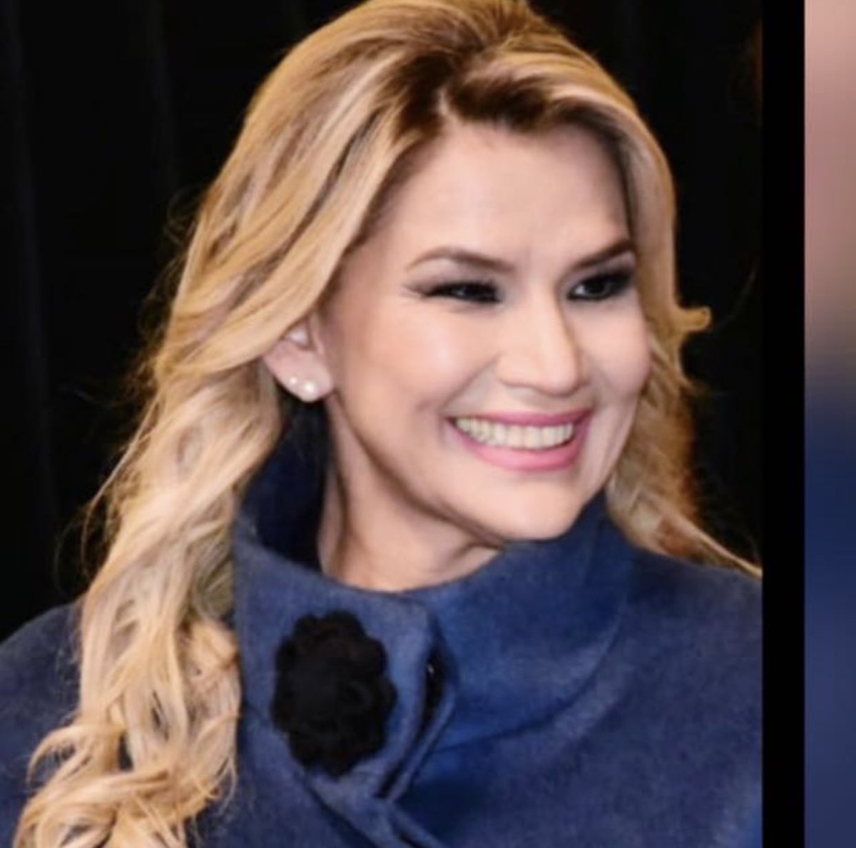 Así es.  Gran y valiente política. Mejor madre.  Dios la guarda y la prepara.