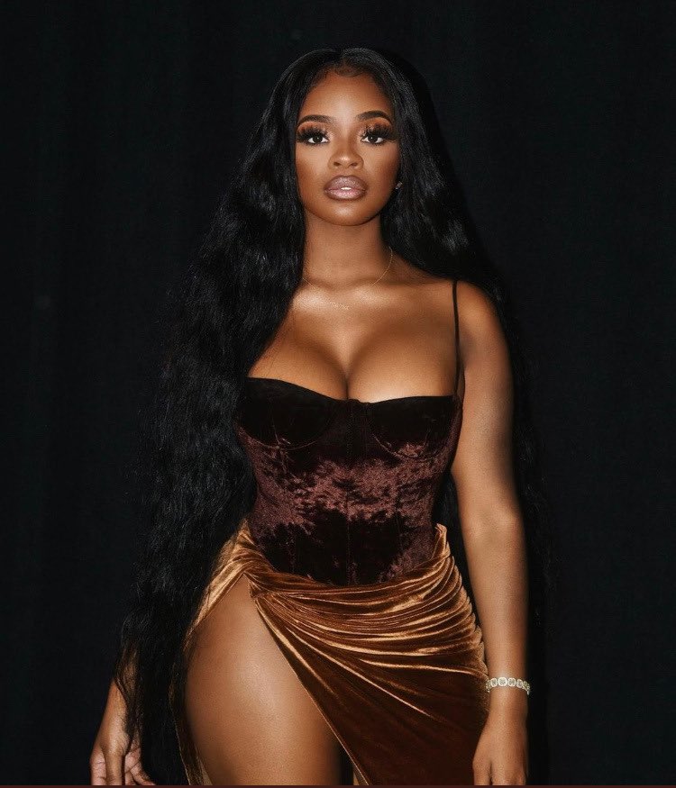 ChocolateTopic1's tweet photo. It’s her Skin for me ❤️❤️ @ThegirlJT https://t.co/nCCkBsJUlI