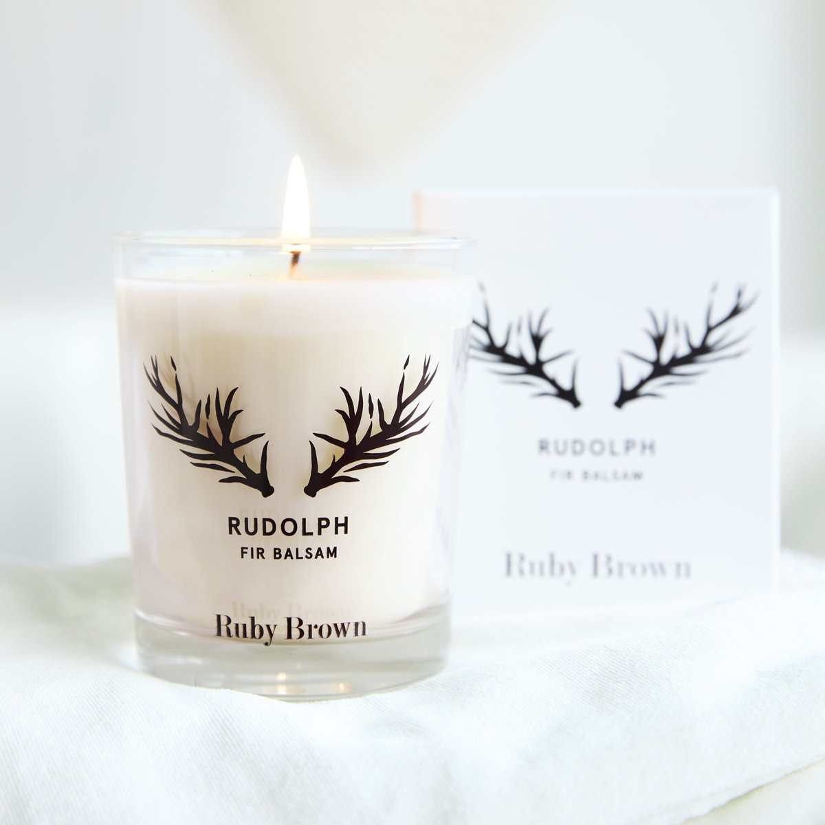 brownruby's tweet image. RUDOLPH est de retour! 🎄🕯🎁

Offrez la lumière du temps des Fêtes. Faites plaisir à un ami, à la famille ou à vos employés en offrant une bougie saisonnière.

Prix corporatif sur demande : urlz.fr/gMAO