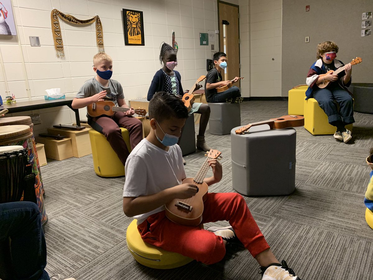Amy Cuenca is a ROCKSTAR music teacher! Check out these fifth grade musicians learning to play the ukulele on their new flexible seating! <a href="/JCPSKY/">JCPS</a> @JCPSAsstSuptES3 <a href="/JCPSSuper/">Dr. Brian Yearwood</a> <a href="/amy_cuenca1/">Amy Cuenca</a>