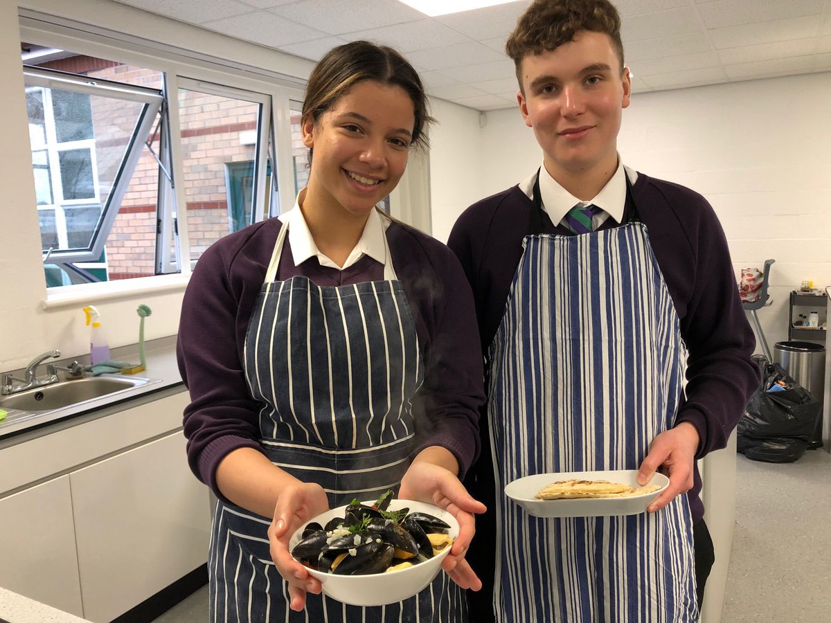 Had an amazing day using these incredible mussels courtesy of some very generous companies! Fab opportunity thank you! @foodtcentre  @OffshoreShell @Foweyshellfish @mjseafood @HeroesFish @fishmongersCo