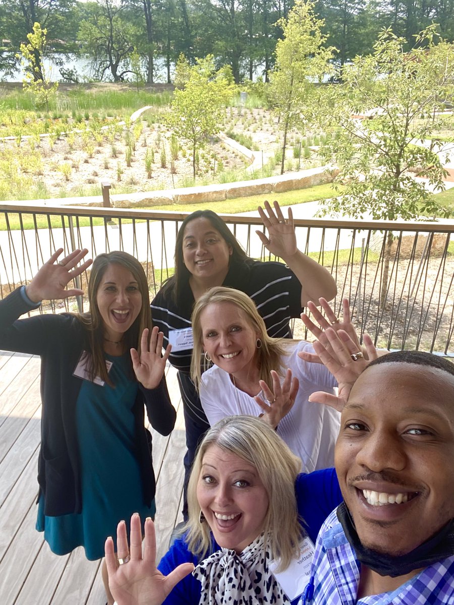 GRHSMrsFlores's tweet photo. Feeling extremely grateful to be part of this Holdsworth group! They have made a lasting impression on me as an educator and as a person. Thank you for inspiring me to always do better! @pinkpatterson @carrieyanta @MsTorresGRHS @Learnfrmthepast #wearegr #gratitudechallenge https://t.co/SaVWWG26Jp