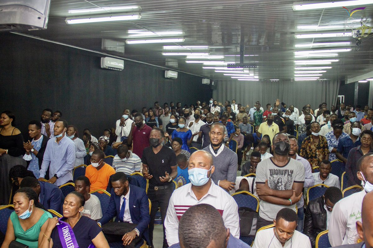 YCastanou's tweet photo. Séminaire spécial à ICC Campus Kinshasa - Jour 1 🙏🏾🔥🚨Rendez-vous demain, vendredi 19 novembre à partir de 17h pour la suite de notre séminaire au 4449 Av. de la Libération, Commune de Kasa-Vubu (en face de Kin Oasis).
#rdcongotour #lubumbashi #kinshasa #ICC https://t.co/d34w4thxI7