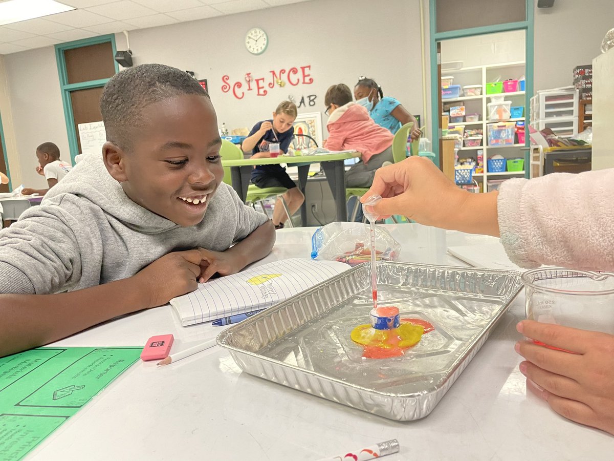 EmilyKingMBE's tweet photo. We’re learning about rapid changes in science this week! We loved this constructive volcano experiment. 🌋 #mbeisfamily #bethelight #mbebears2020 https://t.co/hFFB7yBiZL