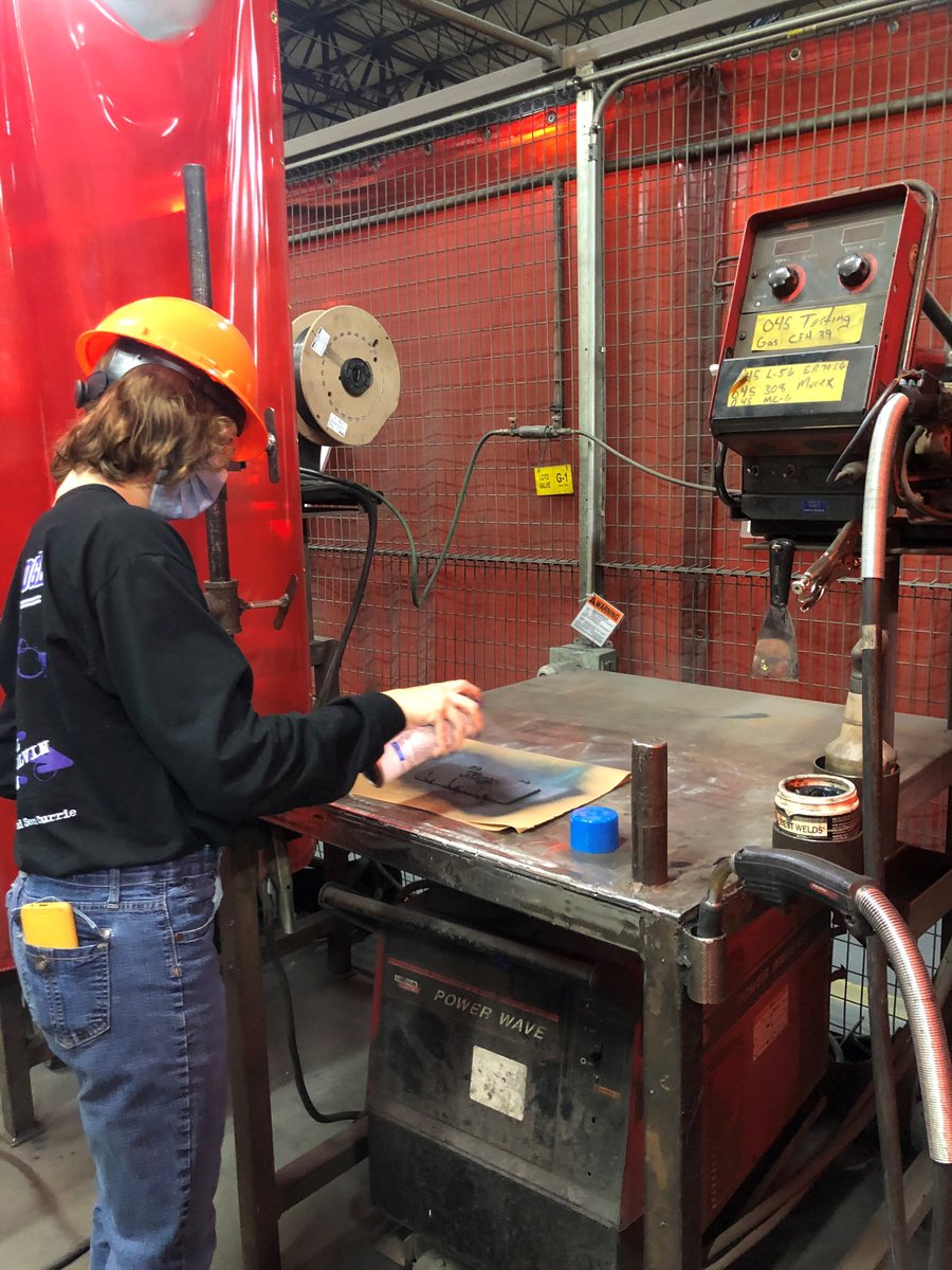StoughtonTrlrs's tweet photo. We had such an amazing first class for our Women in Welding Series. The class celebrated their last day by bringing in their family members to see them finish their welding project. We had a wonderful time teaching these high school students more about welding. #weldclass https://t.co/7Ab5TzizFb