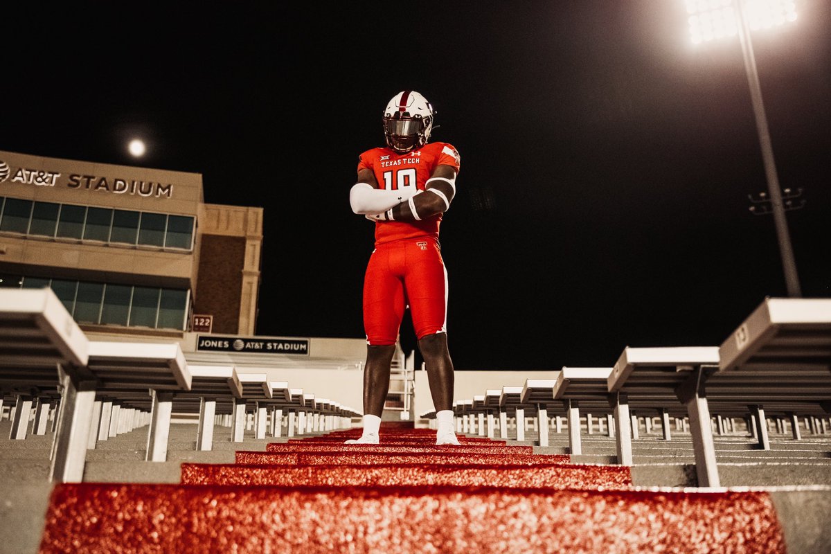 TTU_EQUIPMENT's tweet photo. ⚪️ 🔴 🔴 https://t.co/fOJJVaukFh