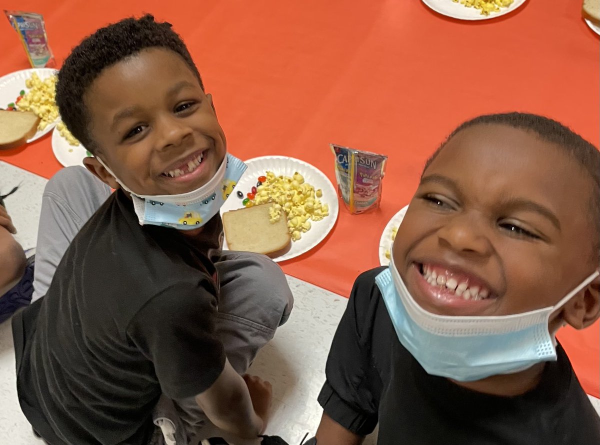 TorresKCubs's tweet photo. Charlie Brown Thanksgiving was a huge success! #ncssbethebest ⁦@LIVEOAKELEM⁩ ⁦@Tylertheteachr⁩ ⁦@crewscontrol47⁩ https://t.co/ZODw3soJCc
