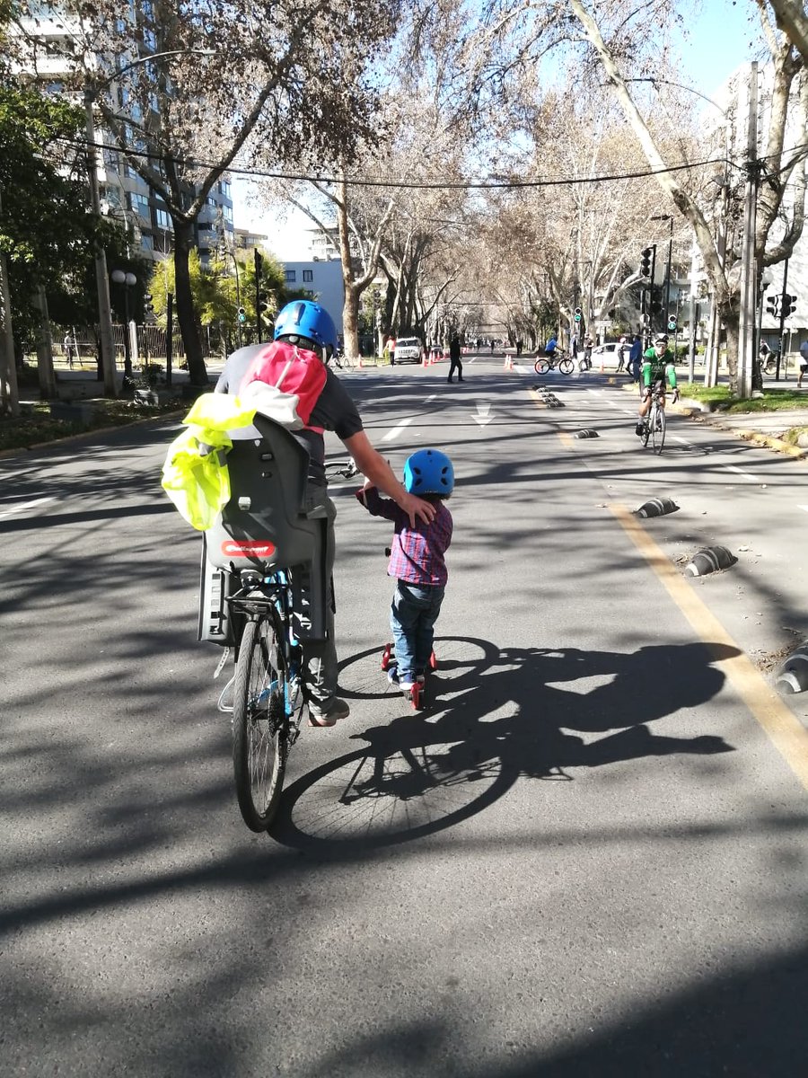 cicleayque's tweet image. Este domingo 21 se viene la #Elecciones2021CL para elegir qué camino se lleva a nivel regional y nacional. Vamos #avotarenbici porque sabemos que estas acciones y voto influyen directamente en la calidad de ciudad y mundo que tendrá nuestra y futuras generaciones.