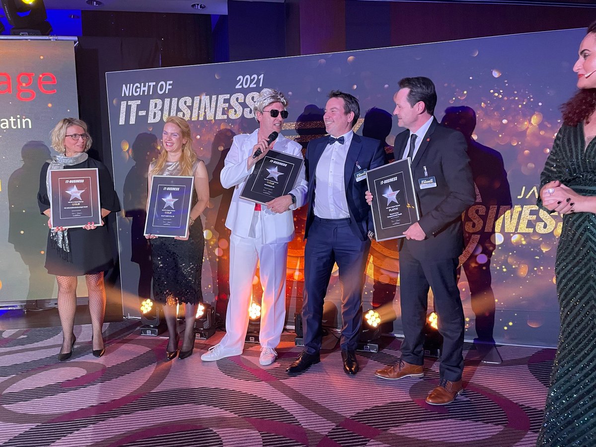 Die VADs für tollen Sound und große Bilder: In der Kategorie #AV &amp; #DigitalSignage gewinnt <a href="/SiewertKau/">Siewert & Kau</a> Platin, Gold geht an <a href="/WortmannAG/">WortmannAG</a>, <a href="/dexxIT_de/">dexxIT</a> und #ITZ Informationstechnologie. Glückwunsch an alle Gewinner! #distriaward #itbusinessde #eventdesjahres