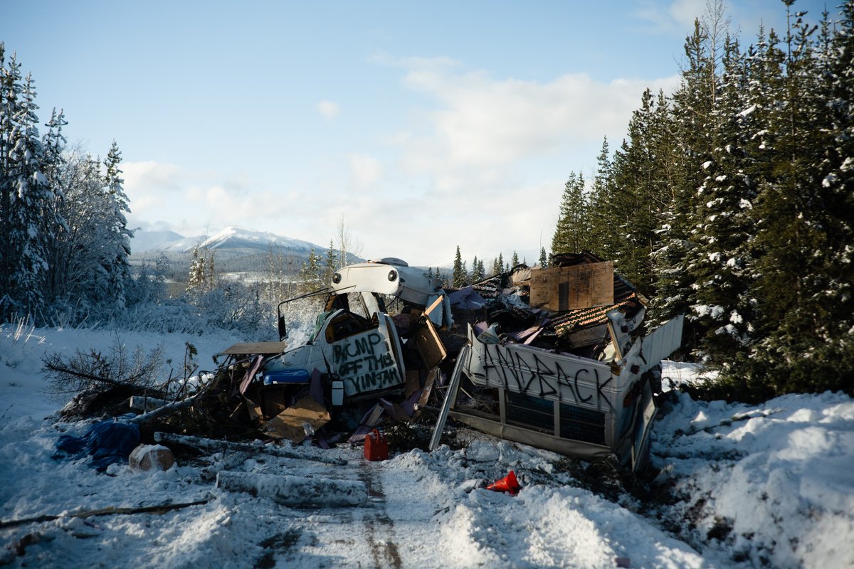 Gidimten's tweet image. As busloads of RCMP move towards Coyote Camp, roadblocks are being fortified at 63km on Cas Yikh territory. We will not back down.

The time to take action in defense of Wet'suwet'en lands and waters is NOW. It's time to #ShutDownCanada

#AllOutForWedzinKwa 

Photos: @m_tol