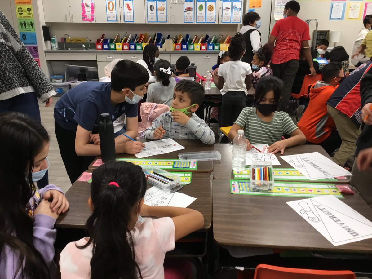 MsElisaAnthony's tweet photo. Aikin College Week - We're helping ALL students to become college-ready! @CollegeAware @AikinEagles #DeEPEND #PowerOfLove @1124missliz @roxrae5679 @RISDcounselors https://t.co/A4twU6BVeK