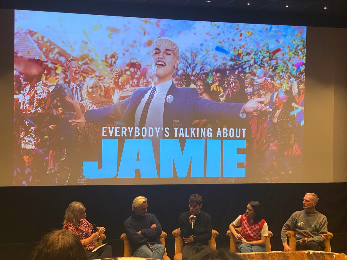 Smithyshere's tweet photo. Sometimes a burst of musical sunshine refills your heart with joy; @JamieMovie @DanGSells did just that.#JonathanButterell reminded me of family’s #Sheffield roots &amp;  sparkling friendship of @MaxHarwood @_laurenpatel can teach my niece everything about staying true to yourself💖 https://t.co/wBfvmd7mmS