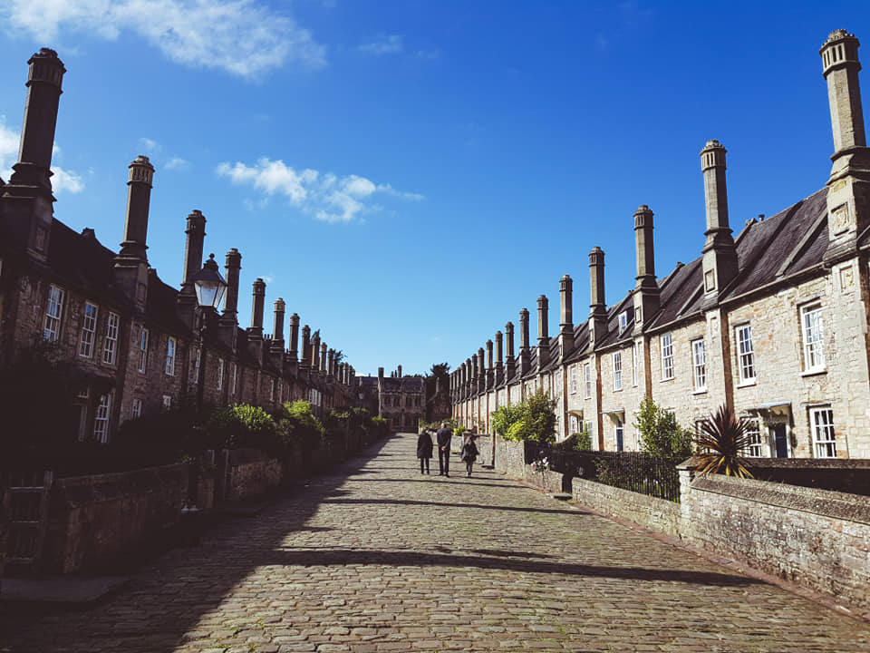 louiseteaches's tweet photo. Vicars' Close in Wells, Somerset, just beside the cathedral. The oldest Medieval residential street in England. "A planned street from the mid-14th century." Absolutely incredible. https://t.co/RWYnqwvane