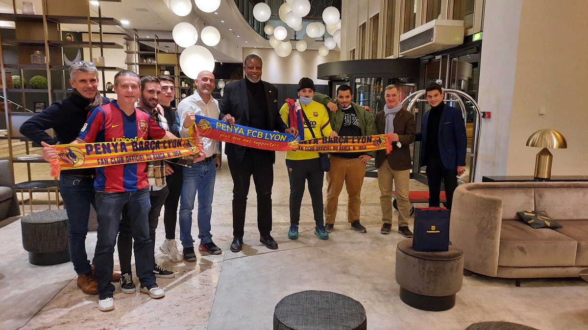 PenyaLyon's tweet photo. Rencontre avec le @fcbbasket à la veille du match d'Euroligue face à l'ASVEL.
Nous avons pu échanger avec Audie Norris, ambassadeur du Barça, Gabriel Rex, membre de la commission sportive du basket et Sarunas Jasikevicius, entraîneur

#ForcaBarça #FCBpenyes #FCBarcelona https://t.co/SI5b09iq2C