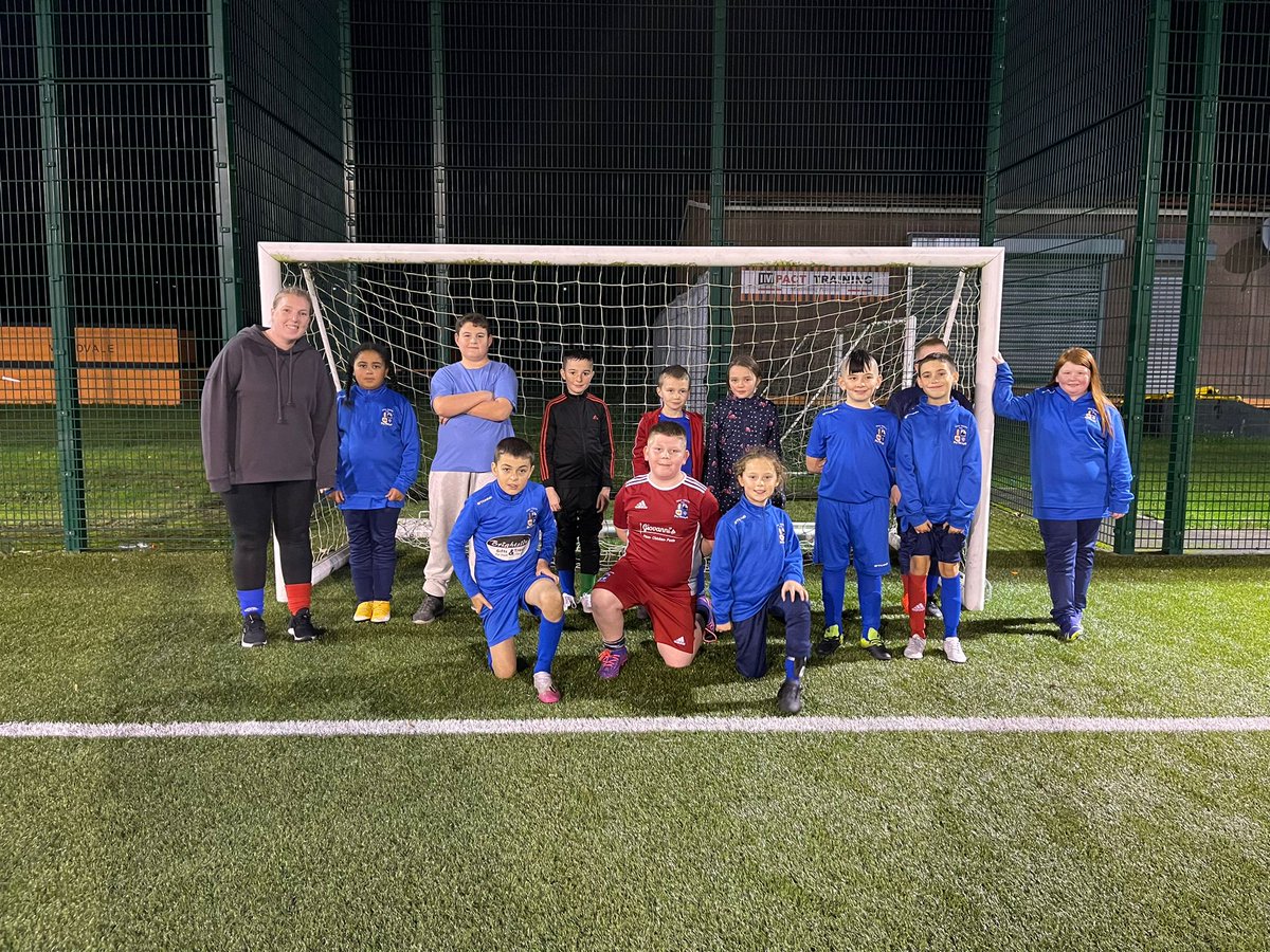 22ndOldBoys's tweet photo. Anti bullying week and our young stars⚽️ wearing odd socks along with their coaches to promote anti bullying 💪
#onekindword
#tamhi https://t.co/I6xVjH0ipV