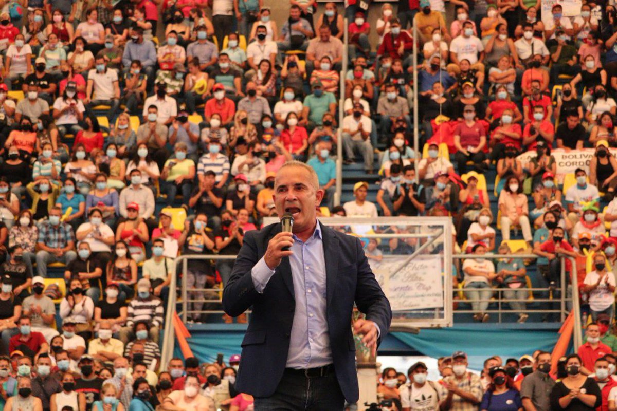 FreddyBernal's tweet photo. Gracias mi gente por tanto cariño, compromiso, lealtad y por acompañarme hoy en mi cierre de campaña. No fue fácil recorrer los 29 municipios del estado #Táchira pero si muy gratificante. ¡Estoy seguro que el #21Nov triunfaremos y seré el gobernador de las y de los tachirenses! https://t.co/lyyRgMlMAv