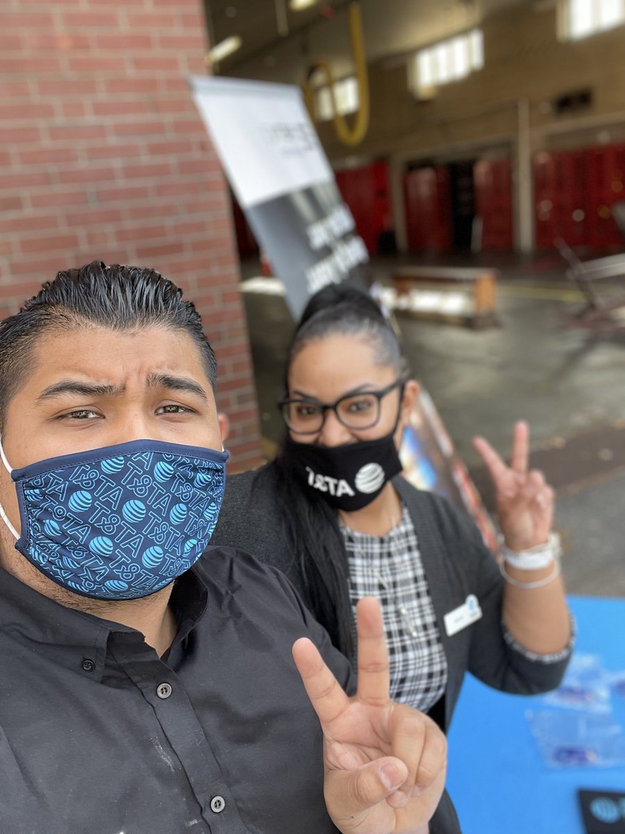 AngelMa2021's tweet photo. South Bay AT&amp;T showing appreciation for our #FirstResponders at the Ladder 20 Fire Station. Lunch on us, providing First Net service for all our city’s public safety workers! #FirstNet #ATT #publicsafety #appreciationday @NateCaruthers @BaezYasmine @keroninc  @TheRealOurNE https://t.co/cBmXI4Tjzx