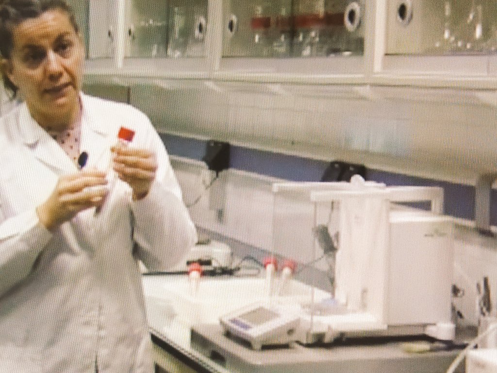 QEscultor's tweet photo. Gracias a @PatriDBaizan y @GijonconCiencia!
Visita virtual de lujo al laboratorio de metales y #medioambiente del @incarCSIC.
Muy útil para alumnado de #FP de #quimica y #salud #ambiental del @iesescultorjuan q en unos meses estará de prácticas en empresa
https://t.co/CSuE1XzFxi https://t.co/Y9iaLgCbxe