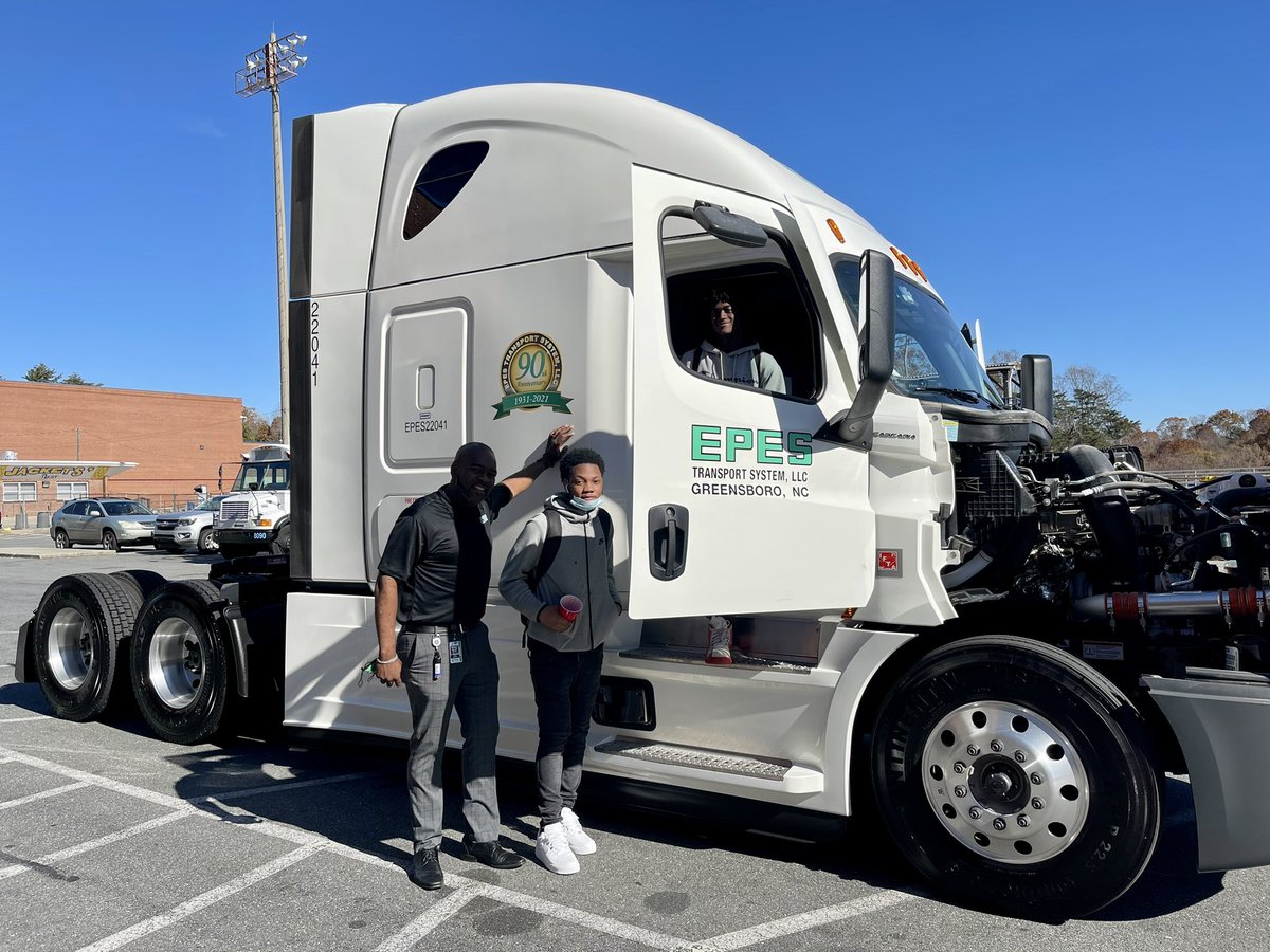 CarverHS_Nation's tweet photo. FTCC Supply Chain Management &amp; Global Logistics having a lunch &amp; learn at Carver featuring EPES trucking @CHS_JacketPride @CarverPtsa @carver_men @CarverAOHT @CARVER_AOIT @ELA_Carver_High @_CHS_Athletics_ @CfMontague @ForsythTechCC @wsfcs https://t.co/56xqdmjbfN