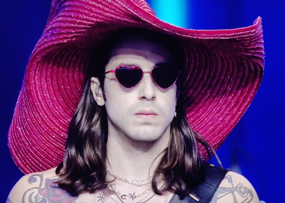 LaCalll's tweet photo. * Quando la tipa che ti piace  ti chiede il numero del tuo amico *  #XF2021 https://t.co/gEie3VlYyQ