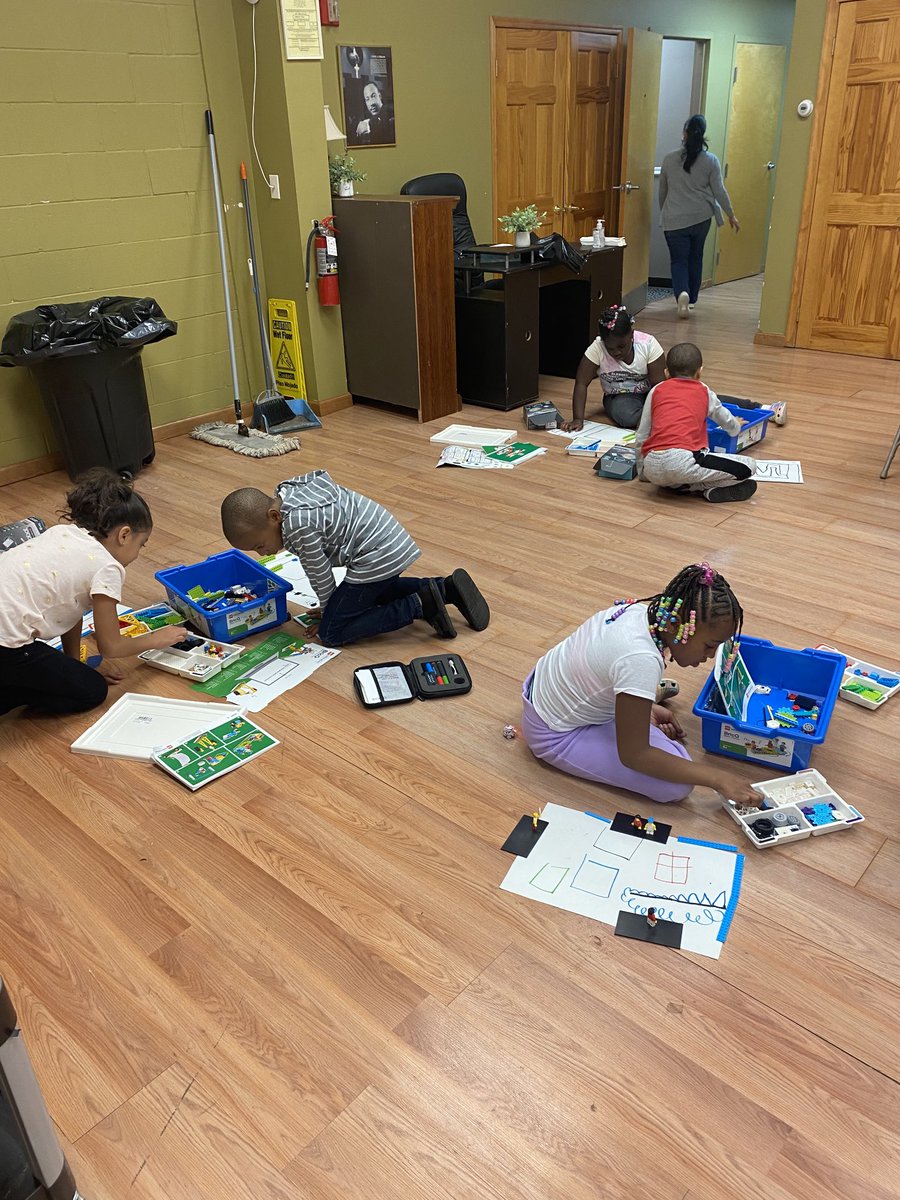 Thursday STEM  after school program at work!
#edisonhousingauthority