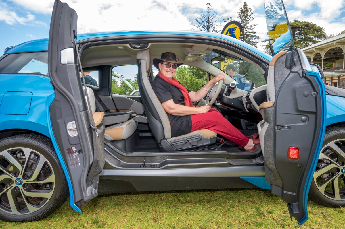 This Saturday - the Logan Electric Vehicle Experience! A full range of EVs for test rides, as well display cars and stalls. 10am - 2pm, 9 - 11 Jacaranda Ave, Logan Central Community Centre! More info:  chargeahead.org.au/logan_electric…