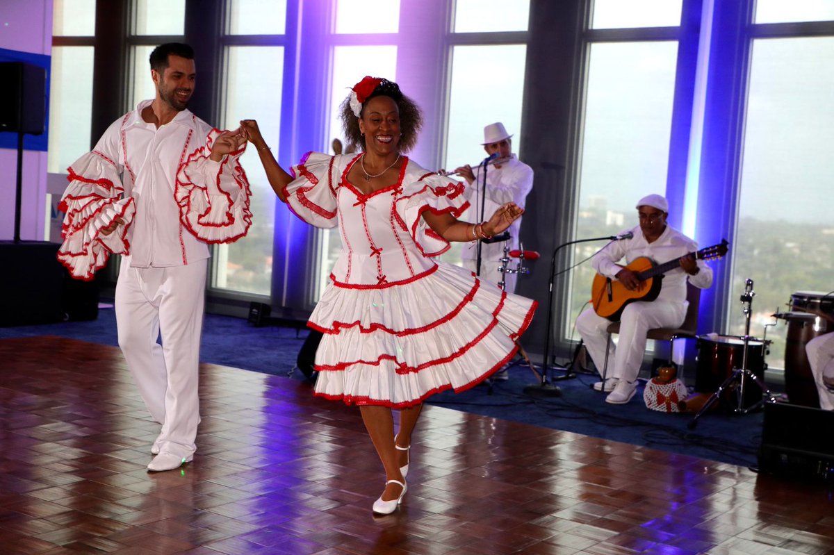 MDCollege's tweet photo. Party with a purpose! The Road to #Investiture festivities continued with a bang today. #MDCPadron spared no detail and treated @mdcpresident to a proper "Havana Lights" themed celebration this afternoon.
#BeMDC #Celebration #Miami https://t.co/vP56l8WoPi