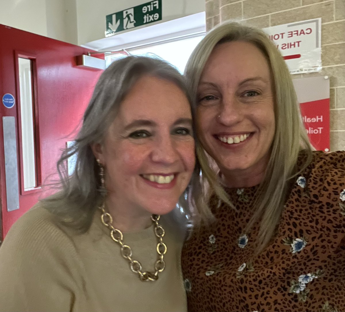 staceynoviews's tweet photo. Had a great time celebrating our nomination for the @HSJ_Awards in our very own city of #Leeds
Finally getting to meet the virtual team, the volunteers and the shielders too!
#Teamshielding https://t.co/aaC9zQC1SN