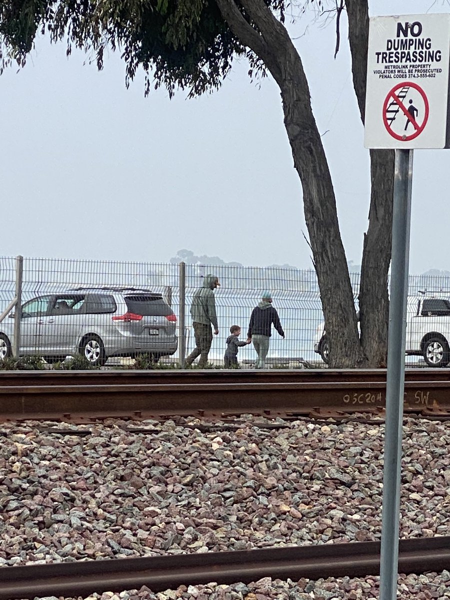 A Dana Point mom says she couldn’t shake her instinct that this was the missing #AmberAlert trio from #Tennessee She was right. <a href="/nbcla/">NBC Los Angeles</a> ⁦<a href="/OCSheriffBarnes/">OC Sheriff Don Barnes</a>⁩