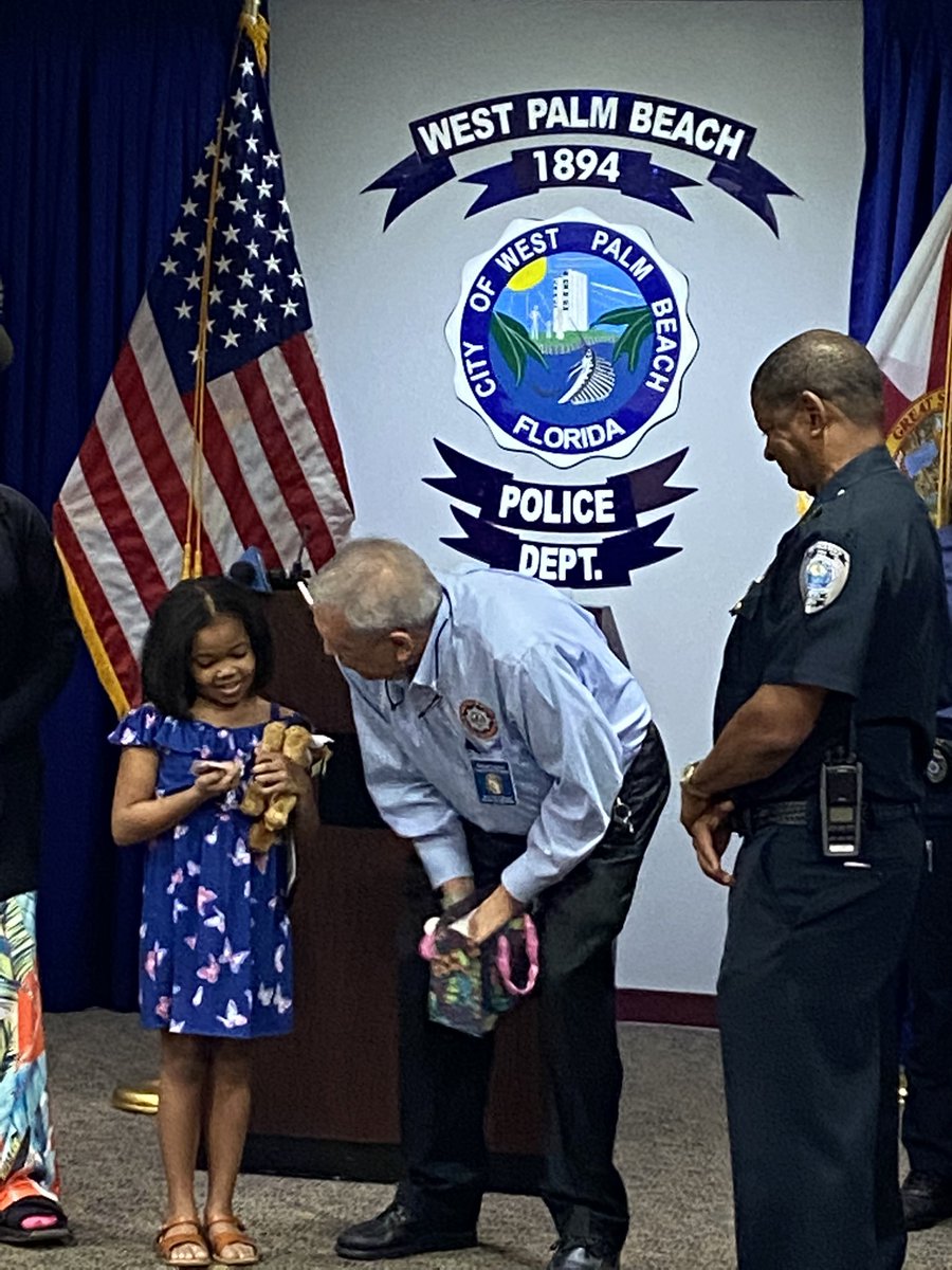 Chief Adderley honored a 9-year old child today for bravery as she ran to her mother’s defense to fend off a brazen robber. An #arrest was swiftly made in this case. 

The West Palm Beach Police Foundation presented the child with a token of appreciation.