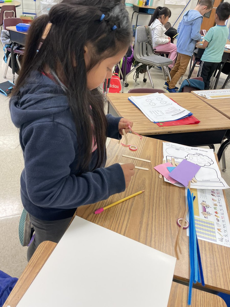 GoodrowKellie's tweet photo. The Great Turkey Race!!  Who can build the best obstacle course for the turkeys with limited materials &amp; time? @R_M_Moore_Elem @shannancagle1 https://t.co/114fCp0ulX
