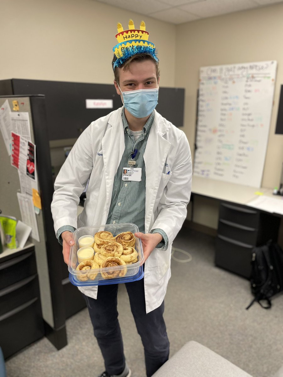 BaptistMemRxRes's tweet photo. Look who gets to wear the birthday 👑 today ?? 🎉🎉🎉Happy birthday @Sdcate94 🎉🎉🎉 https://t.co/TV4O4hpQxy