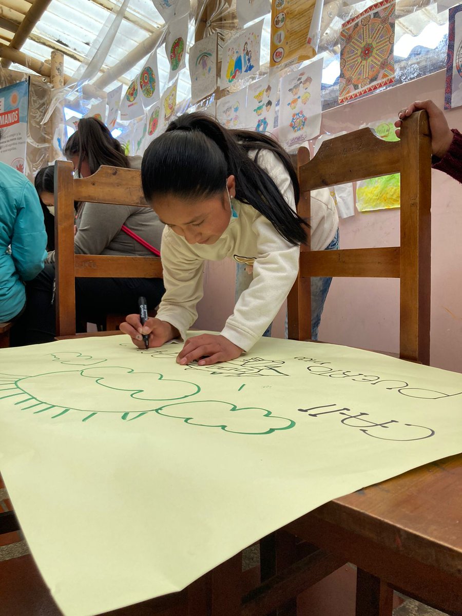 DefensoriaCol's tweet photo. En #Ipiales #Nariño usamos el juego como herramienta para promover y enseñar a niños, niñas y adolescentes migrantes y refugiados cómo sus derechos los acompañan fuera de sus países de origen. Con @KiwanisColombia y @ACNURamericas.

#NosUnenTusDerechos https://t.co/JCcwMnXAMi
