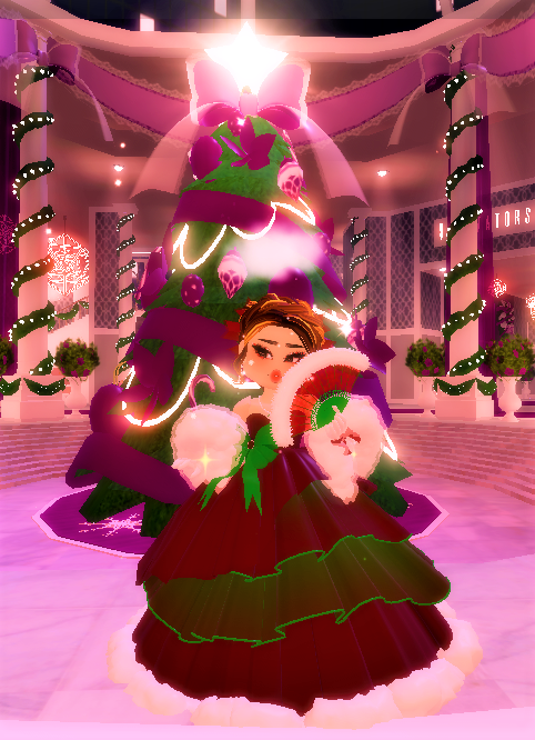 Omqitzpandahere's tweet photo. Loving these new christmas items! #royalehigh #cybertea https://t.co/ARuHCvNyDc