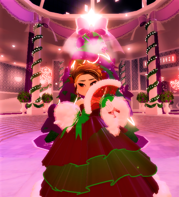 Omqitzpandahere's tweet photo. Loving these new christmas items! #royalehigh #cybertea https://t.co/ARuHCvNyDc