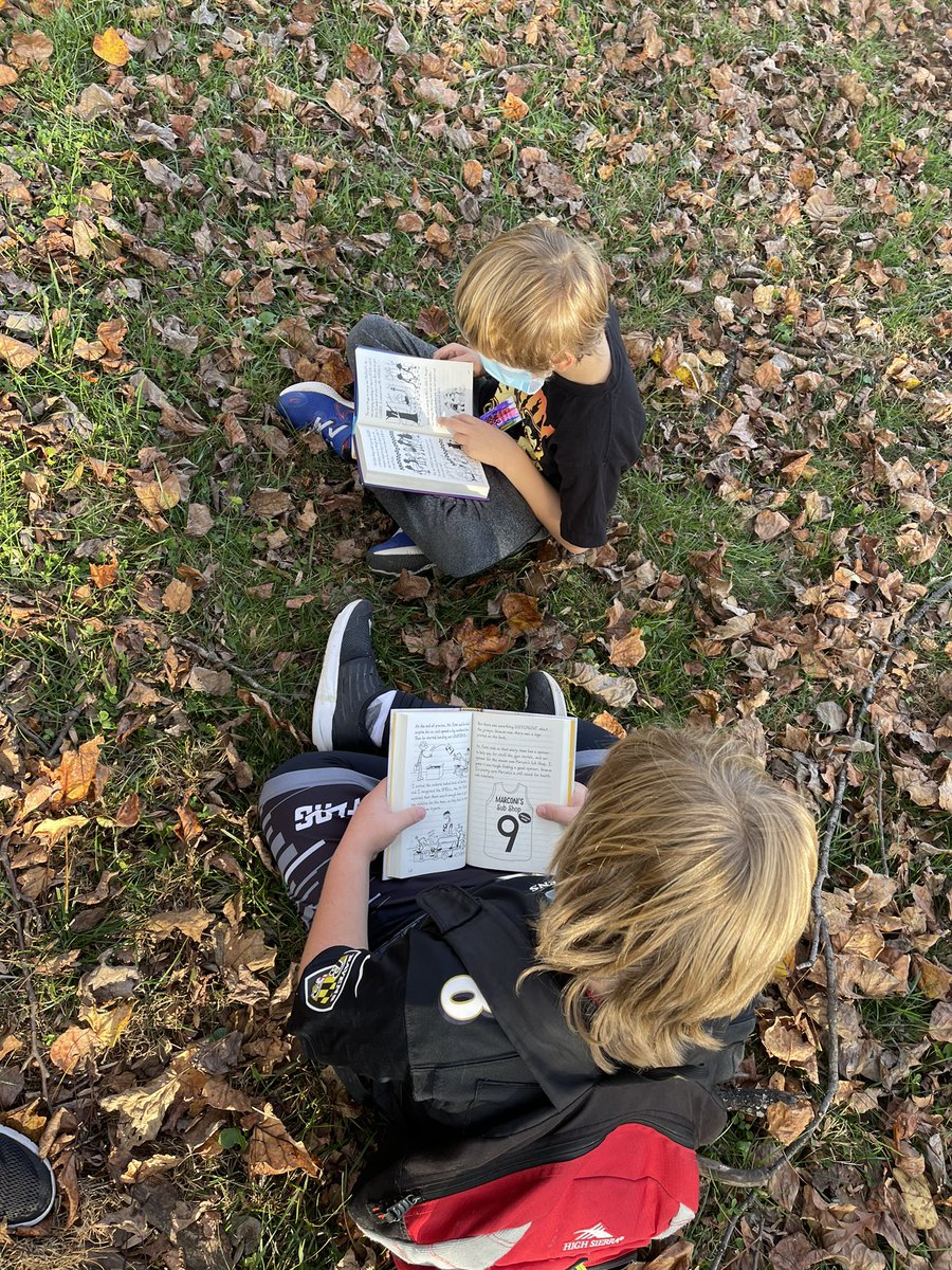MsWittmanThird's tweet photo. We read outside today to enjoy the last nice day for awhile 📚 https://t.co/25D498V6G4