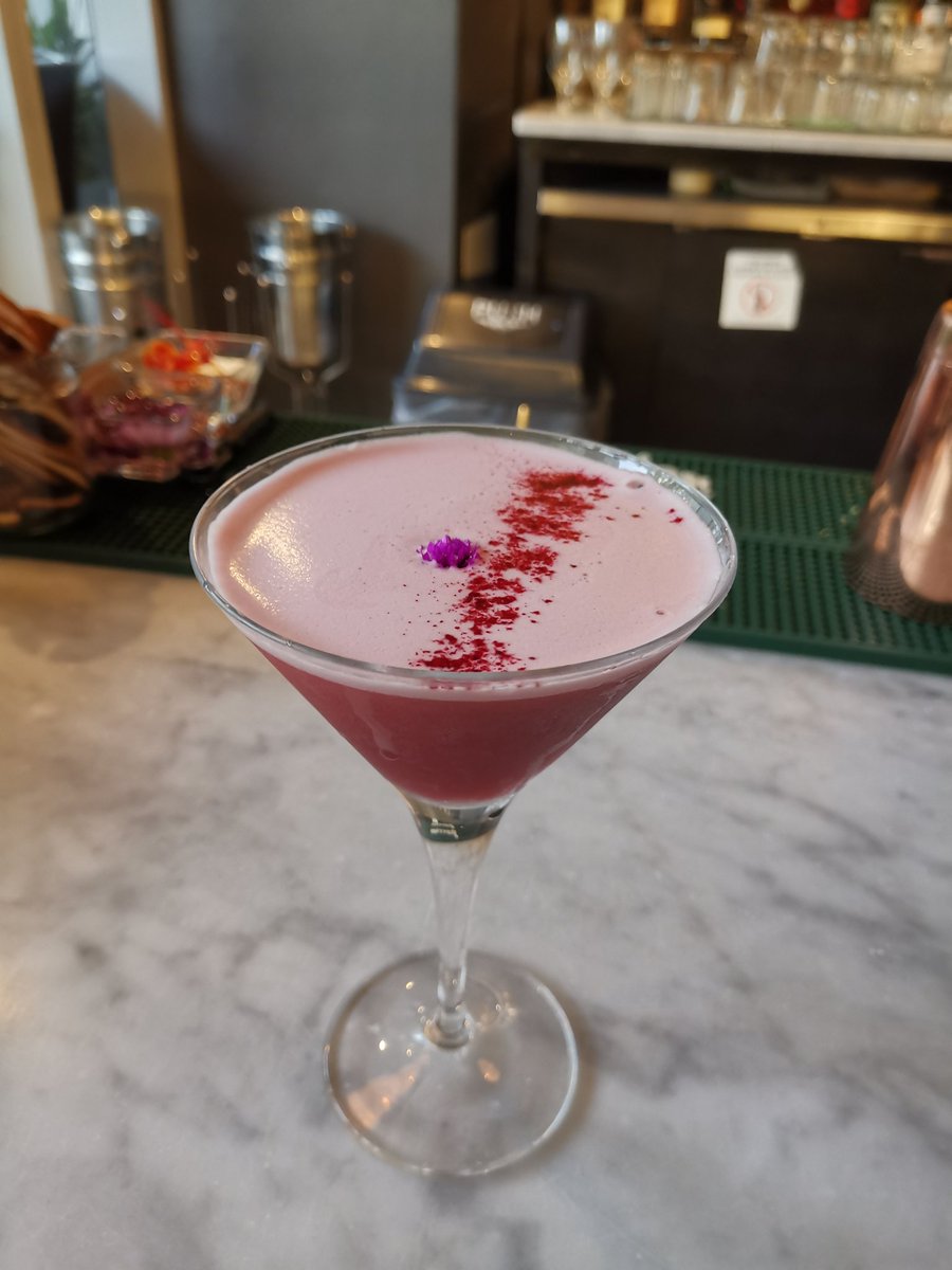 OlguitaReyna's tweet photo. Saliendo de #Atope 🙌 cócteles increíbles y el maridaje espectacular. Si tu quiere que la gente tome, dales buena comida. ¡Que buen lugar! Sin duda regresaré @PanamaWeek #CocktailWeekPTY https://t.co/oDzW8ncJcM